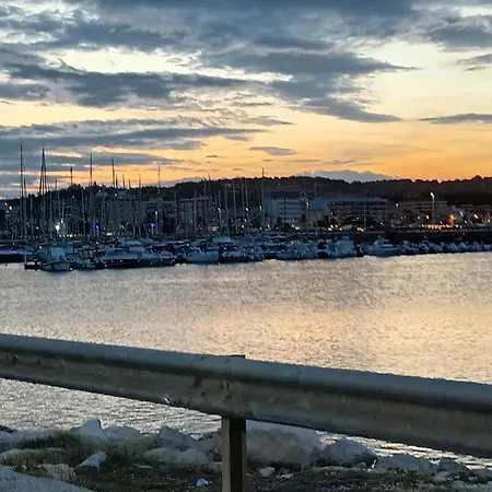 Bouganville A 公寓